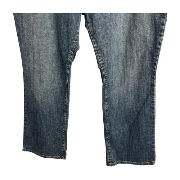 LEVIS Relaxed Boot Cut 550 Jeans Womens 16 Short - Picture 3 of 16